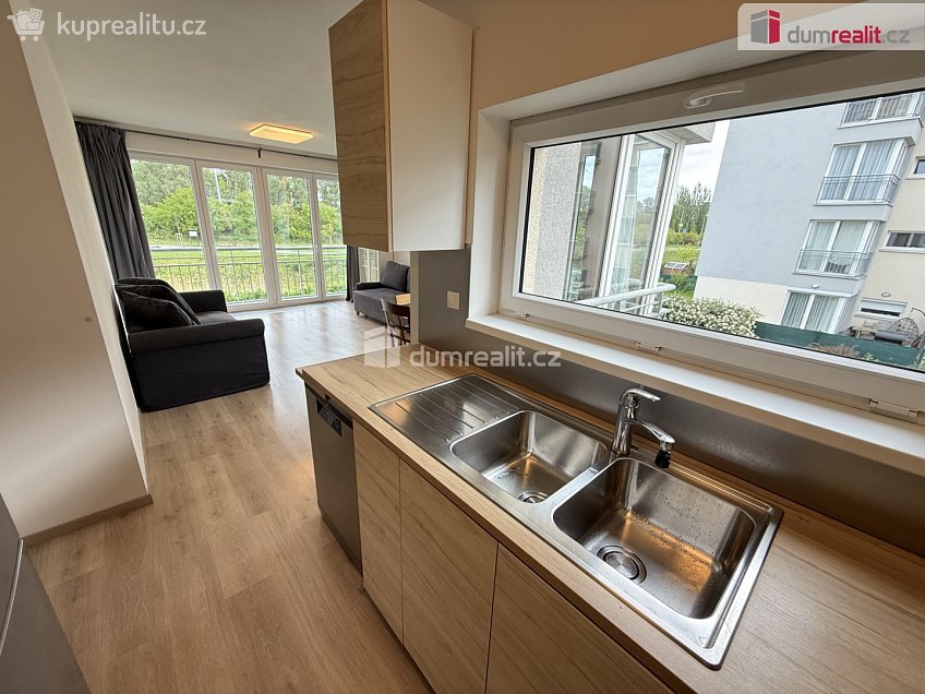 Prodej bytu 3+kk 73 m^2 Toufarova, Praha-Řeporyje 