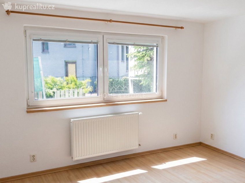 Pronájem bytu 2+1 40 m^2 Českých lesů, Strakonice 