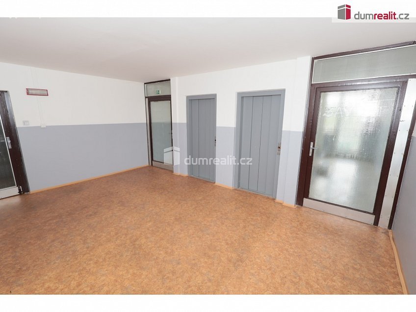 Pronájem bytu 2+kk 48 m^2 Nad lesním divadlem, Praha 4 