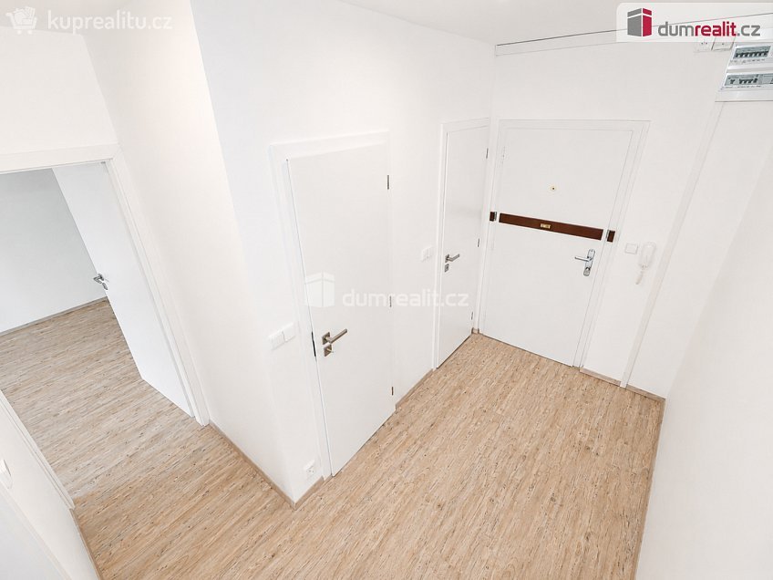 Pronájem bytu 2+kk 48 m^2 Nad lesním divadlem, Praha 4 