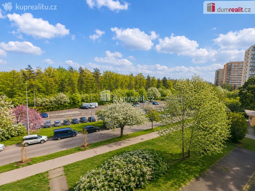 Pronájem bytu 2+kk 48 m^2 Nad lesním divadlem, Praha 4 
