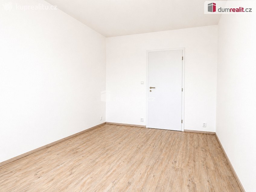 Pronájem bytu 2+kk 48 m^2 Nad lesním divadlem, Praha 4 