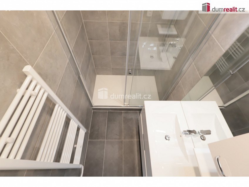 Pronájem bytu 2+kk 48 m^2 Nad lesním divadlem, Praha 4 