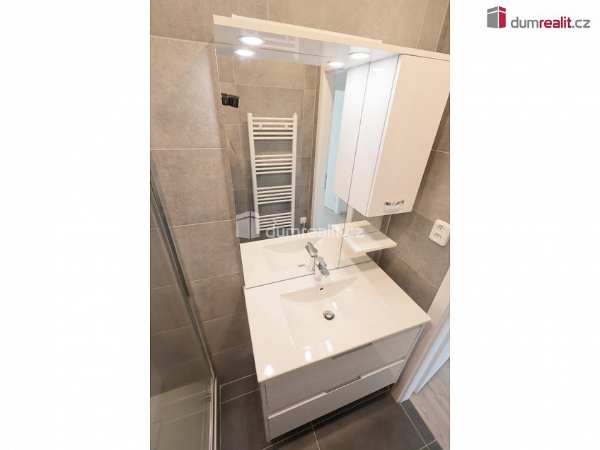 Pronájem bytu 2+kk 48 m^2 Nad lesním divadlem, Praha 4 