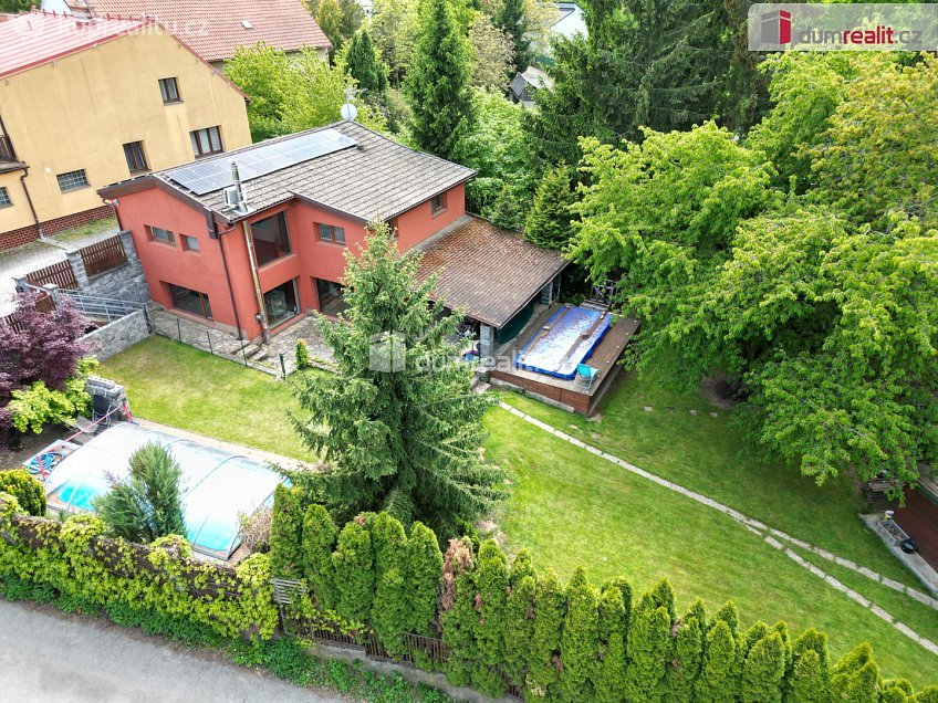 Prodej  rodinného domu 160 m^2 Strmá, Říčany 