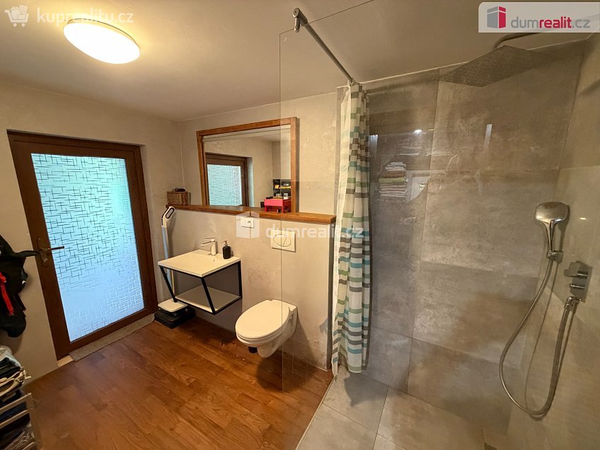 Prodej  rodinného domu 160 m^2 Strmá, Říčany 