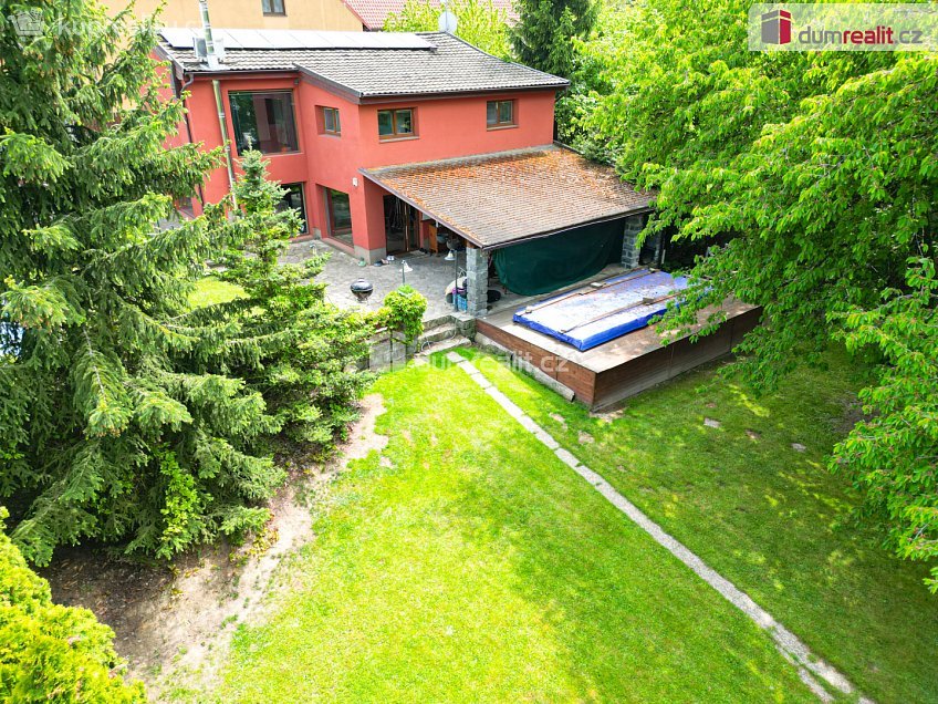 Prodej  rodinného domu 160 m^2 Strmá, Říčany 