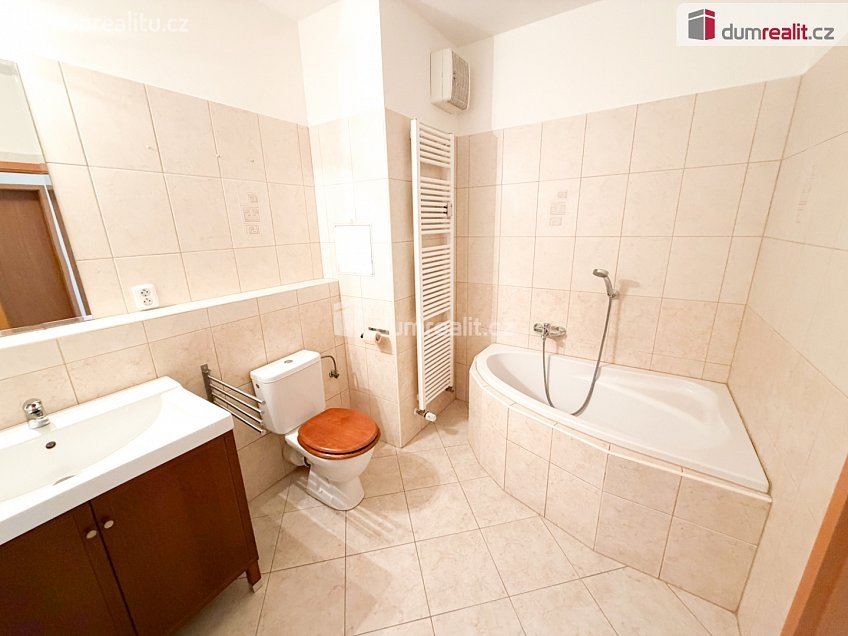 Prodej bytu 2+kk 54 m^2 Eberlova, Praha 13 