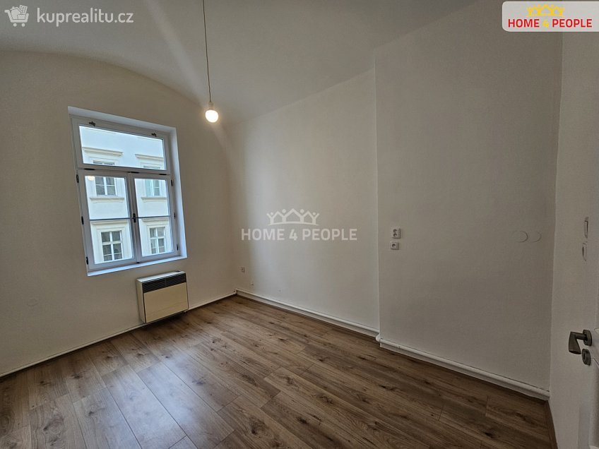 Pronájem bytu 2+1 62 m^2 Opatovická, Praha 1 