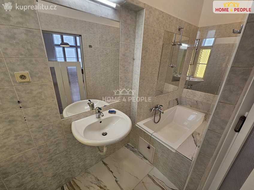 Pronájem bytu 2+1 62 m^2 Opatovická, Praha 1 