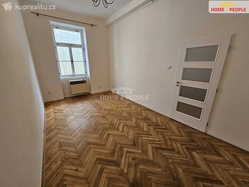 Pronájem bytu 2+1 62 m^2 Opatovická, Praha 1 