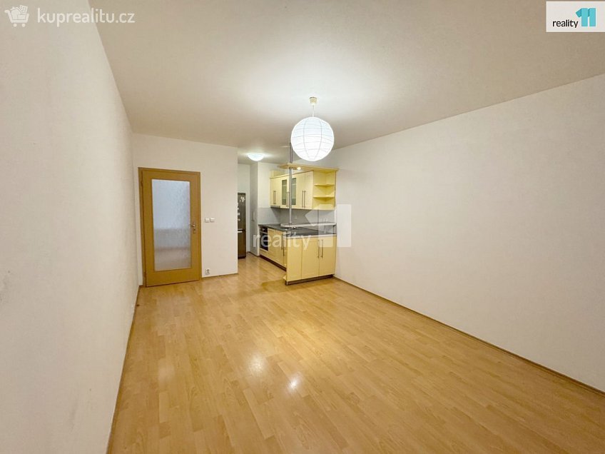 Pronájem bytu 2+kk 56 m^2 Zrzavého, Praha 17 