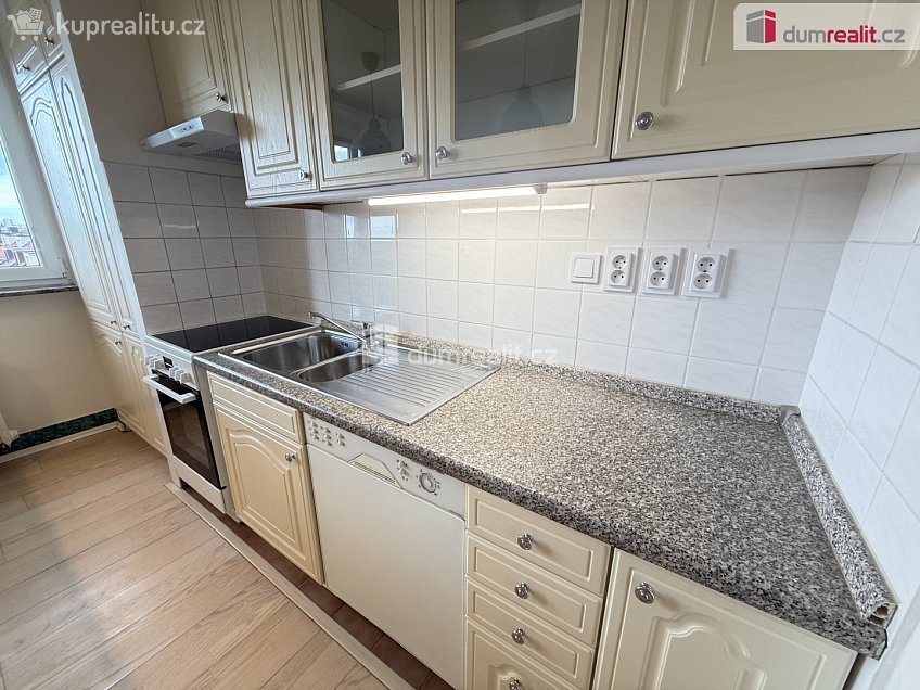 Pronájem bytu 3+kk 85 m^2 Žernovská, Praha 10 