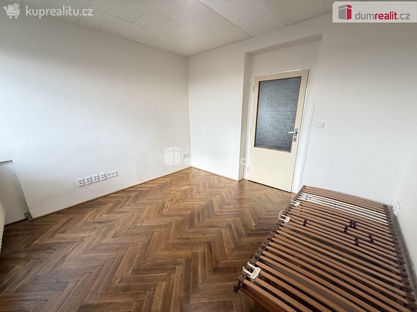 Pronájem bytu 3+kk 85 m^2 Žernovská, Praha 10 