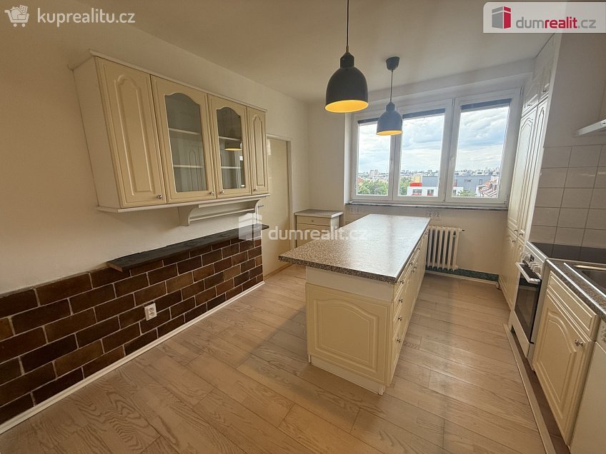 Pronájem bytu 3+kk 85 m^2 Žernovská, Praha 10 