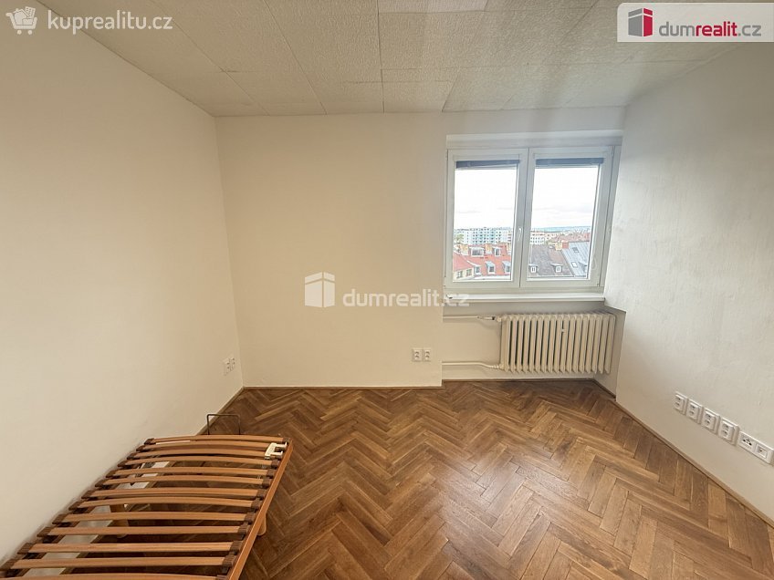 Pronájem bytu 3+kk 85 m^2 Žernovská, Praha 10 