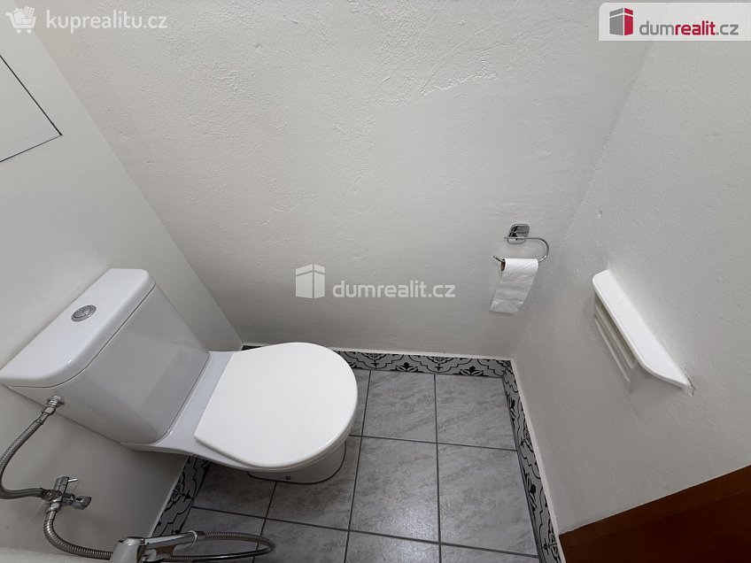 Pronájem bytu 3+kk 85 m^2 Žernovská, Praha 10 