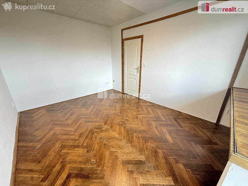 Pronájem bytu 3+kk 85 m^2 Žernovská, Praha 10 