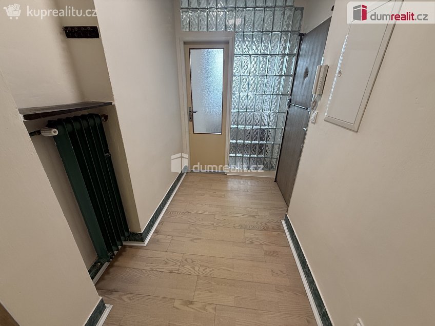 Pronájem bytu 3+kk 85 m^2 Žernovská, Praha 10 