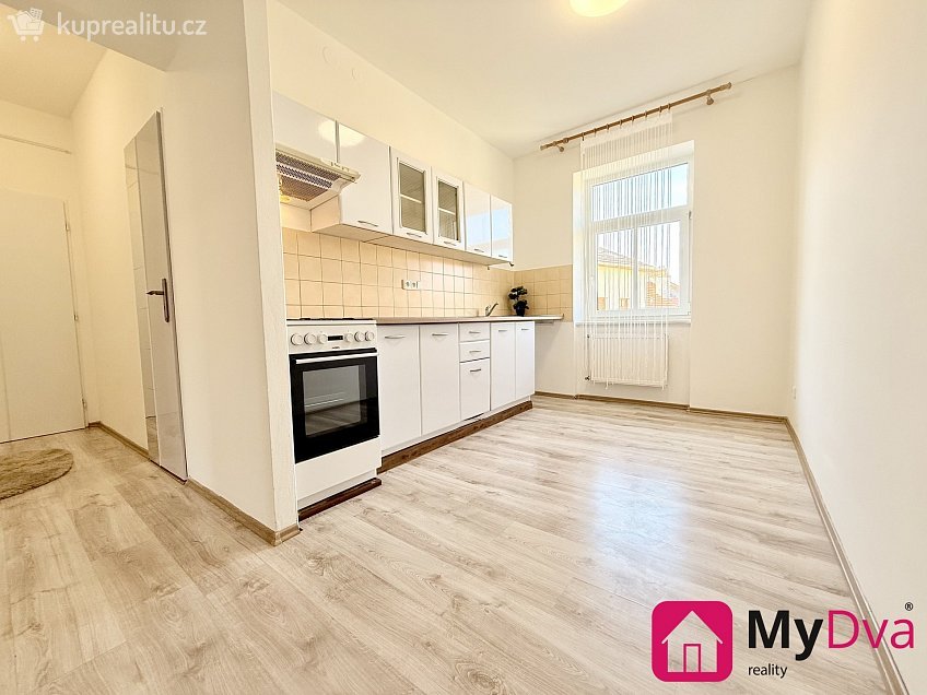 Pronájem bytu 2+1 55 m^2 Palackého, Znojmo 