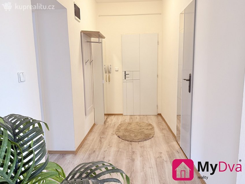 Pronájem bytu 2+1 55 m^2 Palackého, Znojmo 