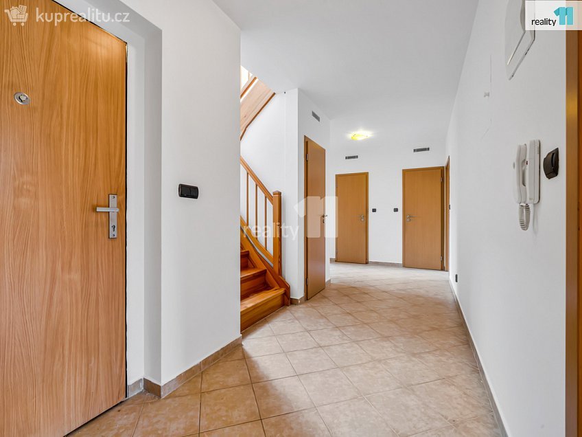 Prodej bytu 5+kk 105 m^2 Příčná II., Jesenice 
