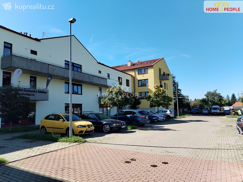 Prodej  garáže 14 m^2 Mladých Běchovic, Praha-Běchovice 