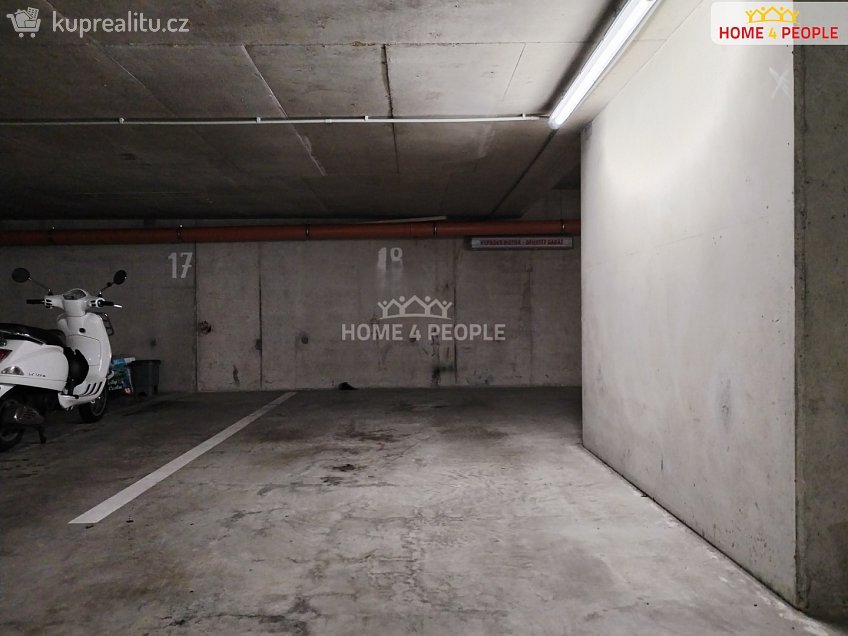 Prodej  garáže 14 m^2 Mladých Běchovic, Praha-Běchovice 