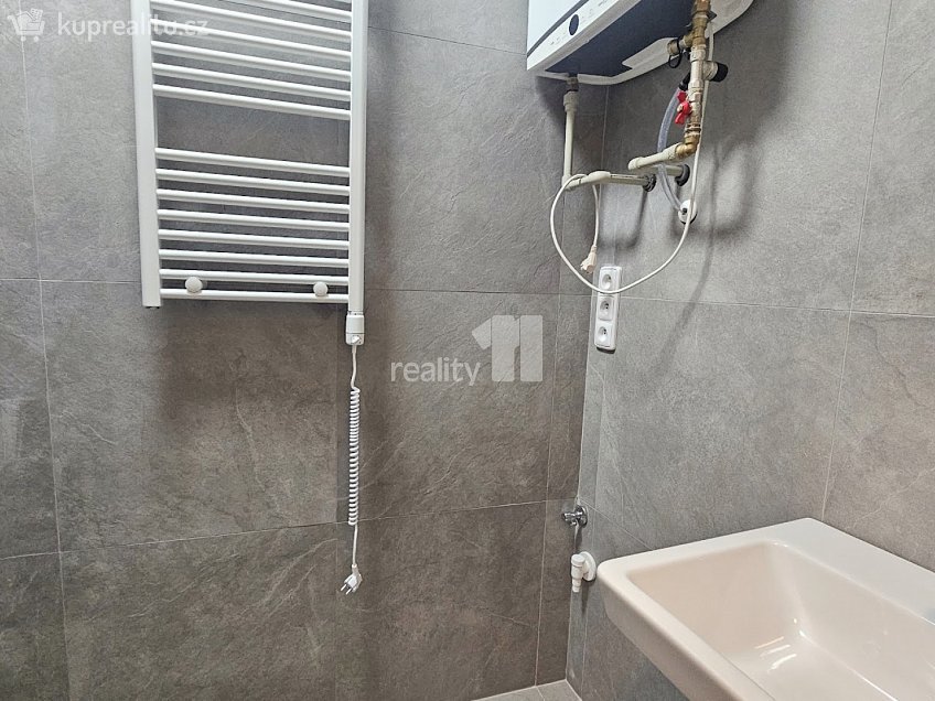 Pronájem bytu 2+kk 46 m^2 Školská, Kolín 