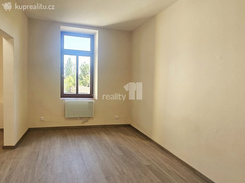 Pronájem bytu 2+kk 46 m^2 Školská, Kolín 
