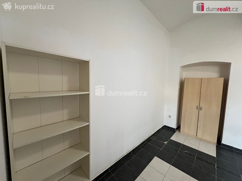 Pronájem bytu 1+1 26 m^2 Andrštova, Praha 8 