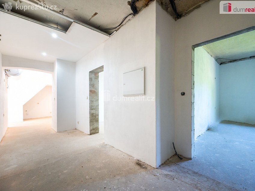 Prodej  rodinného domu 1111 m^2 Hrdějovice, Hrdějovice 