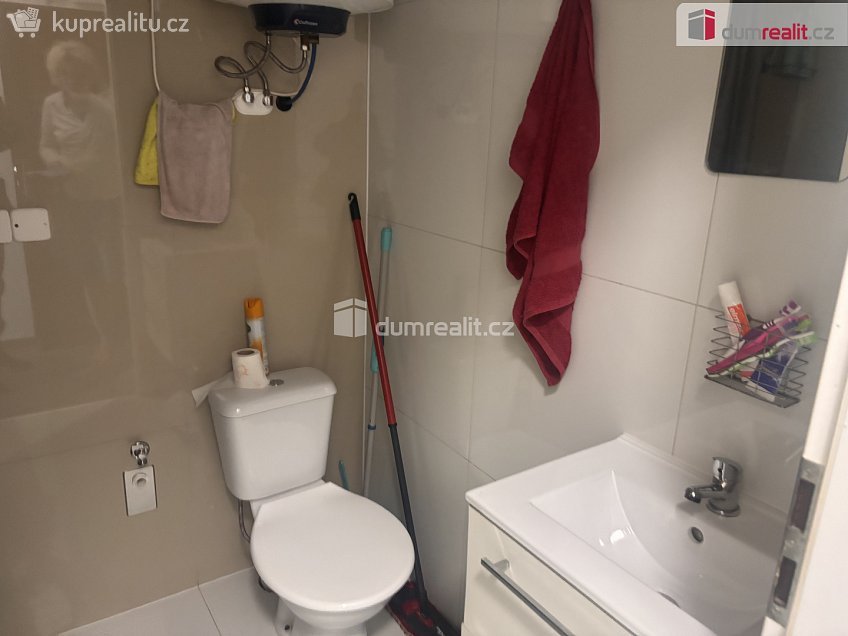 Pronájem bytu atypický 14 m^2 Podnikatelská, Praha-Běchovice 