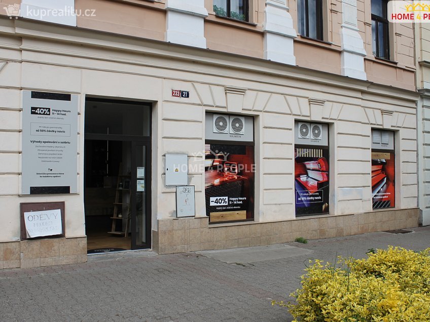 Pronájem  obchodních prostor 98 m^2 Malé náměstí, Benešov 