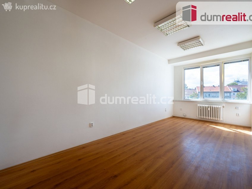 Pronájem  kanceláře 30 m^2 Novohradská, České Budějovice 