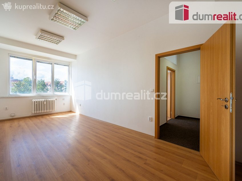 Pronájem  kanceláře 30 m^2 Novohradská, České Budějovice 