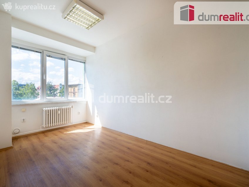 Pronájem  kanceláře 30 m^2 Novohradská, České Budějovice 
