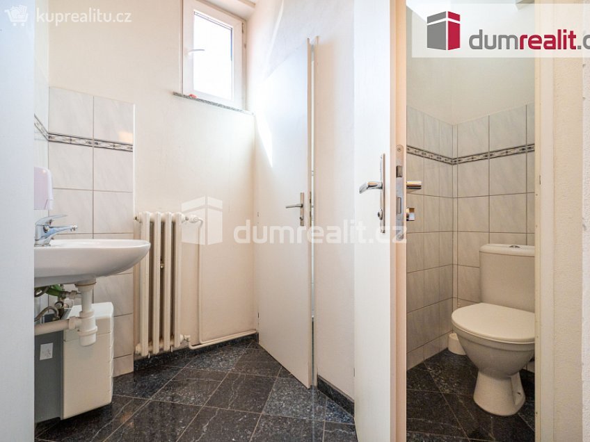 Pronájem  kanceláře 30 m^2 Novohradská, České Budějovice 