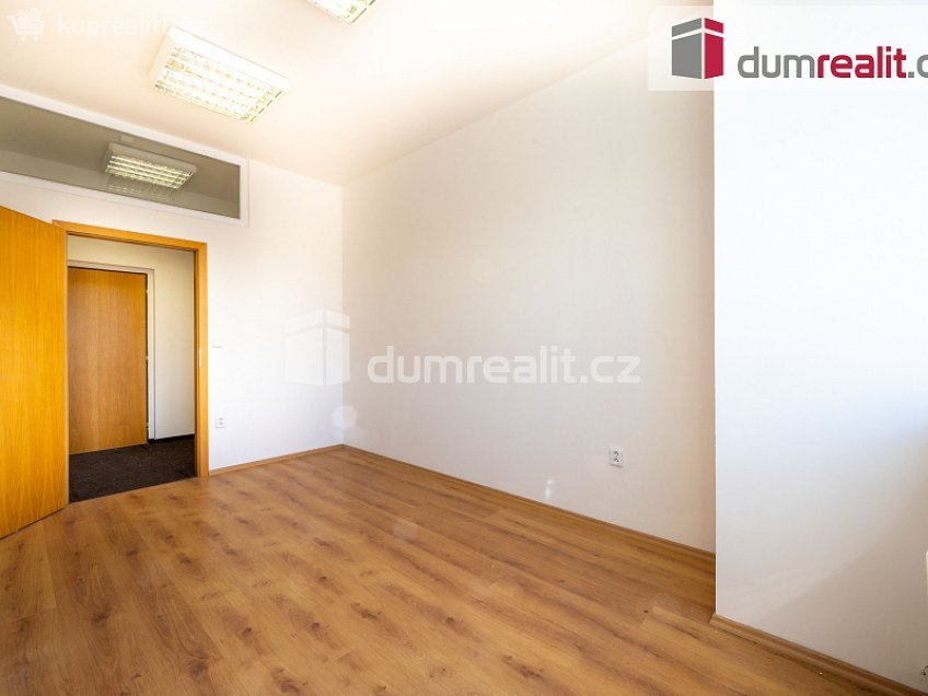 Pronájem  kanceláře 30 m^2 Novohradská, České Budějovice 
