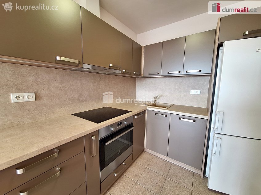 Prodej bytu 2+kk 42 m^2 Konstantinova, Praha 11 