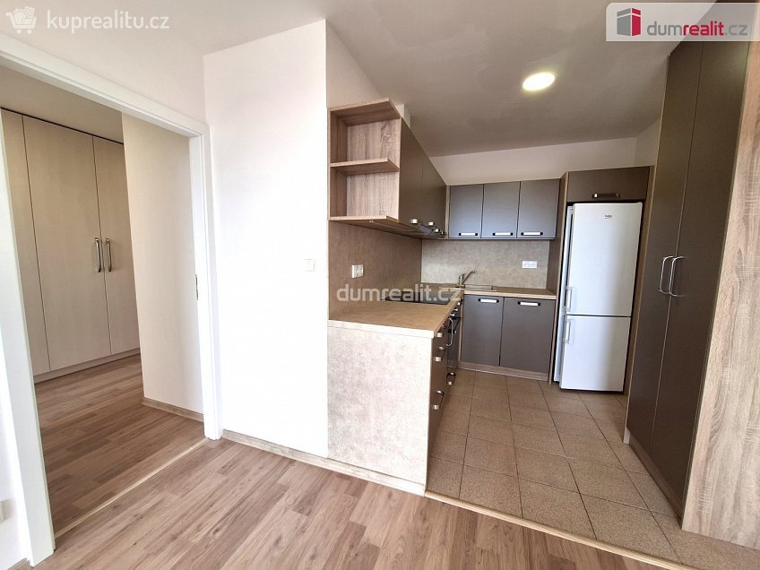 Prodej bytu 2+kk 42 m^2 Konstantinova, Praha 11 