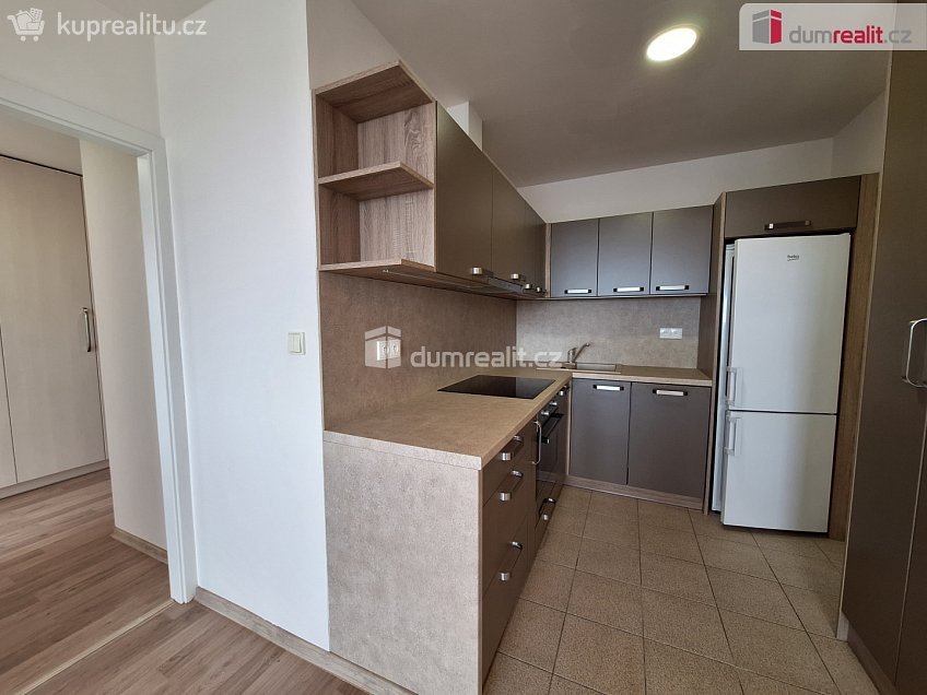 Prodej bytu 2+kk 42 m^2 Konstantinova, Praha 11 