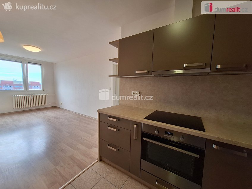 Prodej bytu 2+kk 42 m^2 Konstantinova, Praha 11 