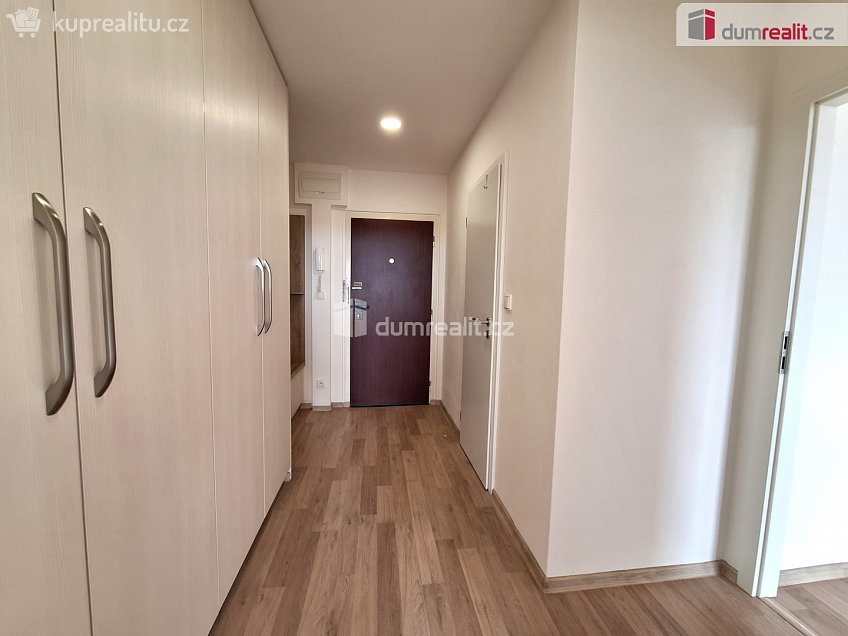 Prodej bytu 2+kk 42 m^2 Konstantinova, Praha 11 