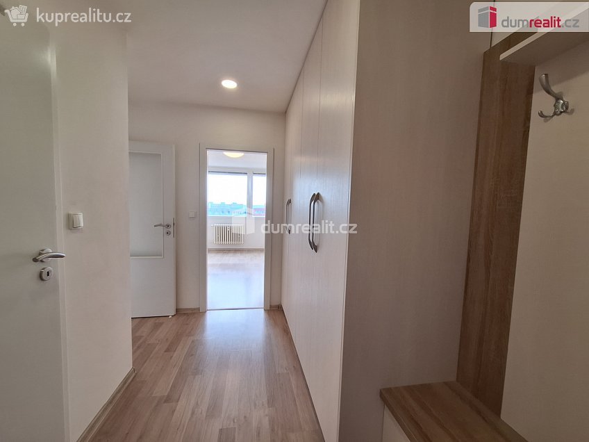 Prodej bytu 2+kk 42 m^2 Konstantinova, Praha 11 