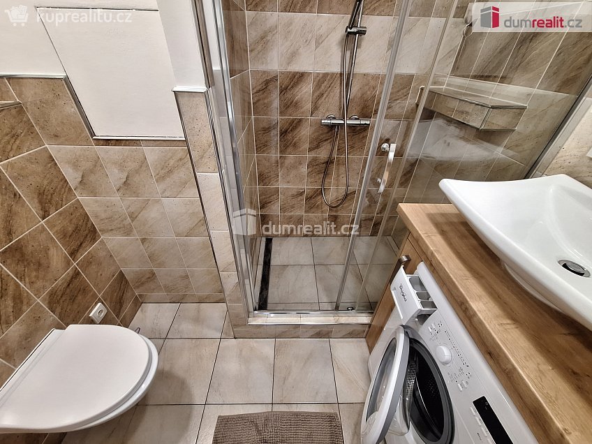 Prodej bytu 2+kk 42 m^2 Konstantinova, Praha 11 