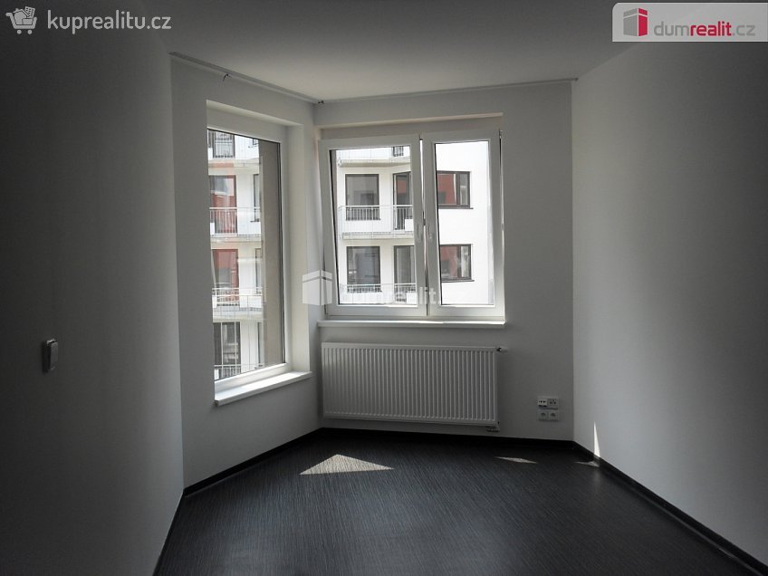 Pronájem bytu 2+kk 52 m^2 Zakšínská, Praha 9 
