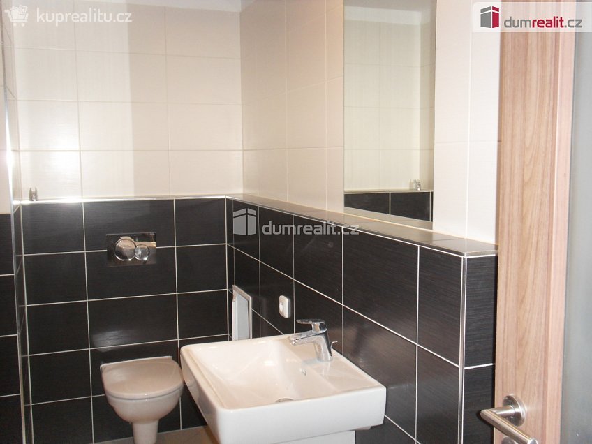 Pronájem bytu 2+kk 52 m^2 Zakšínská, Praha 9 