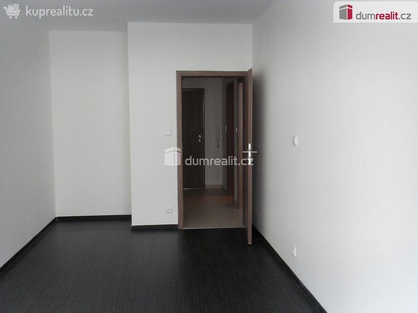 Pronájem bytu 2+kk 52 m^2 Zakšínská, Praha 9 
