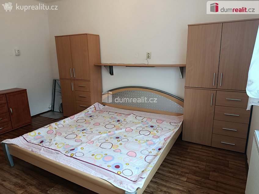 Pronájem bytu 2+kk 56 m^2 Toužimská, Praha 19 